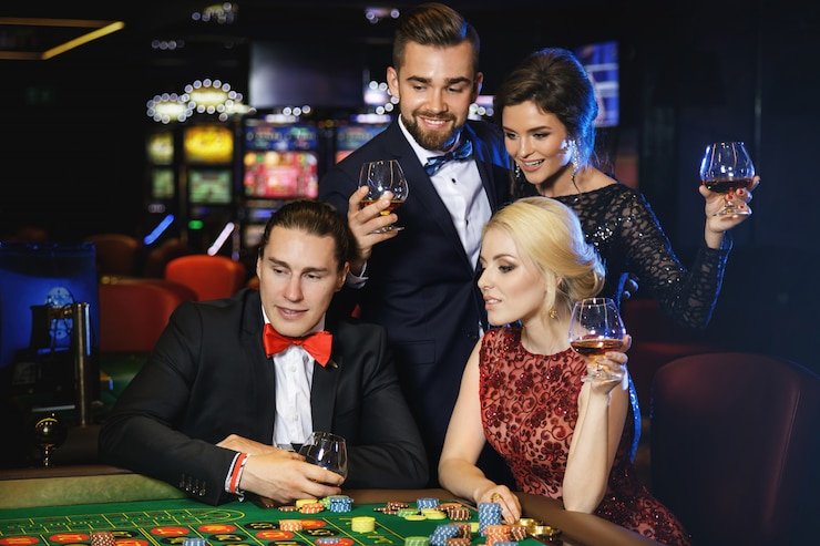 Layar utama aplikasi mobile uang777 menampilkan pasar sportsbook Liga 1 dan live dealer